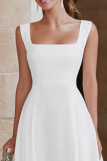 Robe de mariée longue en satin ivoire à col carré une ligne avec volants